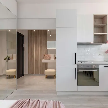 Διαμέρισμα Modern & Bright On Amzei Square *