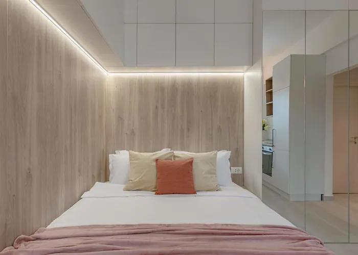 Modern & Bright On Amzei Square Apartman *